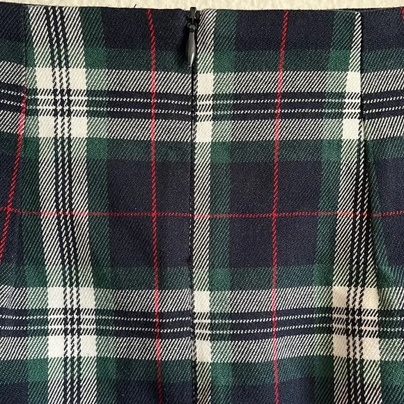 BRANDY MELVILLE plaid skirt - Picture 3 of 4